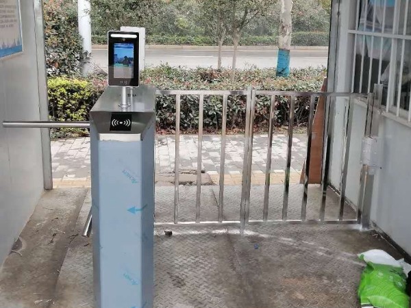 工地難管理怎么辦？一套工地通道門禁系統解決您的所有難題