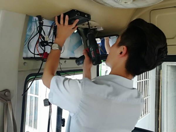西安車輛安裝車載視頻監控提高安全性